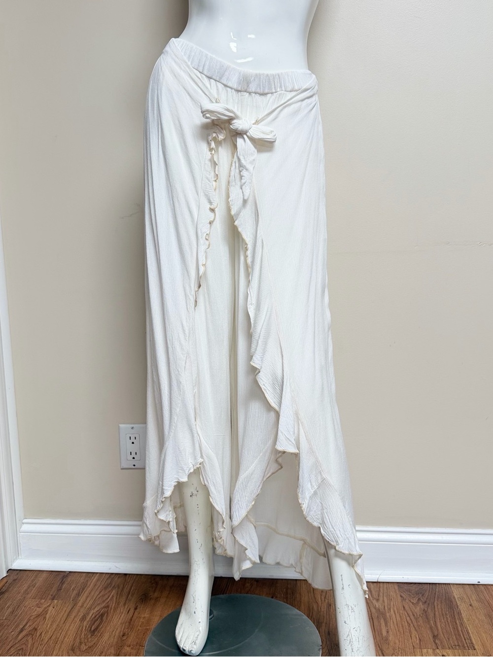 Kiwi+Punch WideLeg BeachPants Large Harem Ruffle Tie Front Boho Beige Resort NWT